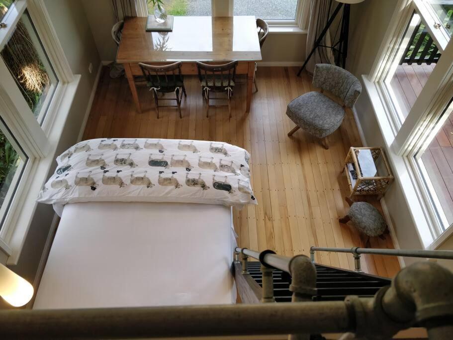Tiny House In The Sky Hotel Dunedin Ngoại thất bức ảnh
